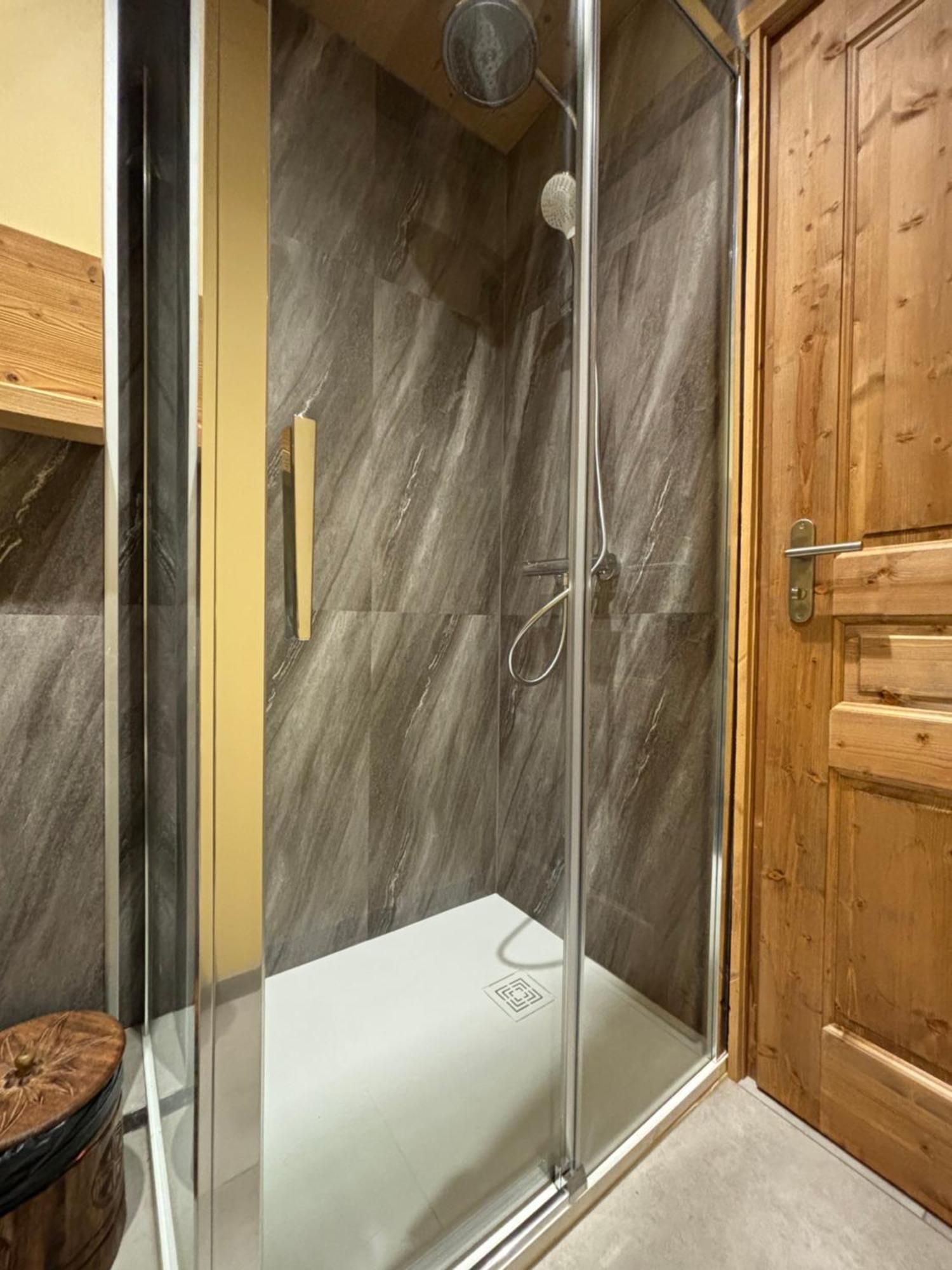 Les Secrets - Suites & Apartments Montriond Esterno foto